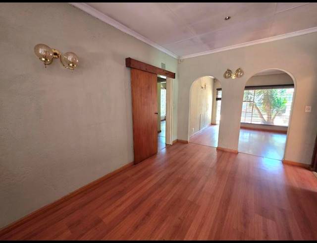 5 BEDROOM HOUSE FOR SALE IN FREEWAY PARK